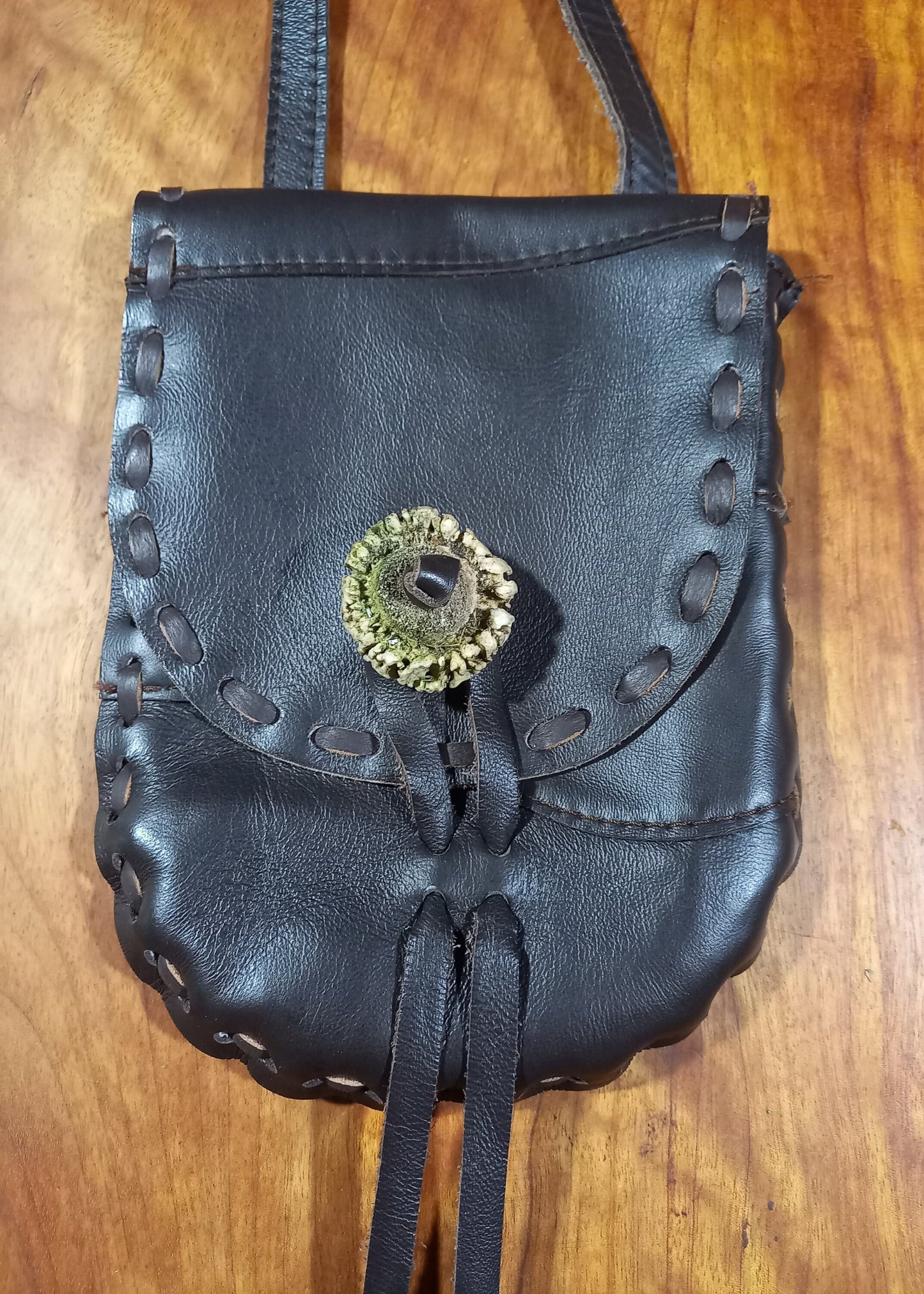 Leather Shoulder Bag with Roe Deer Antler Accessories