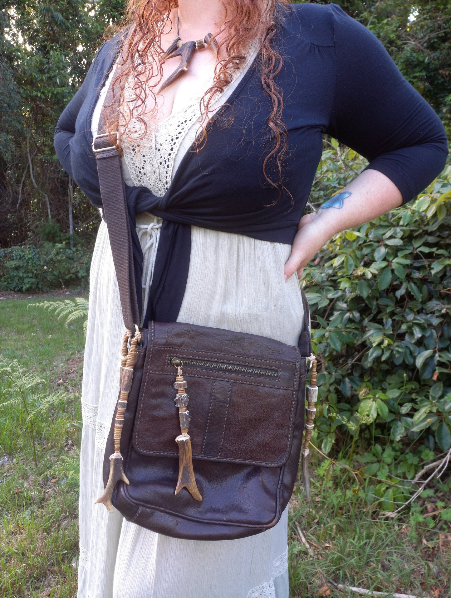 Leather Aviator Shoulder Bag with Maximum Roe Deer Antler Accessories