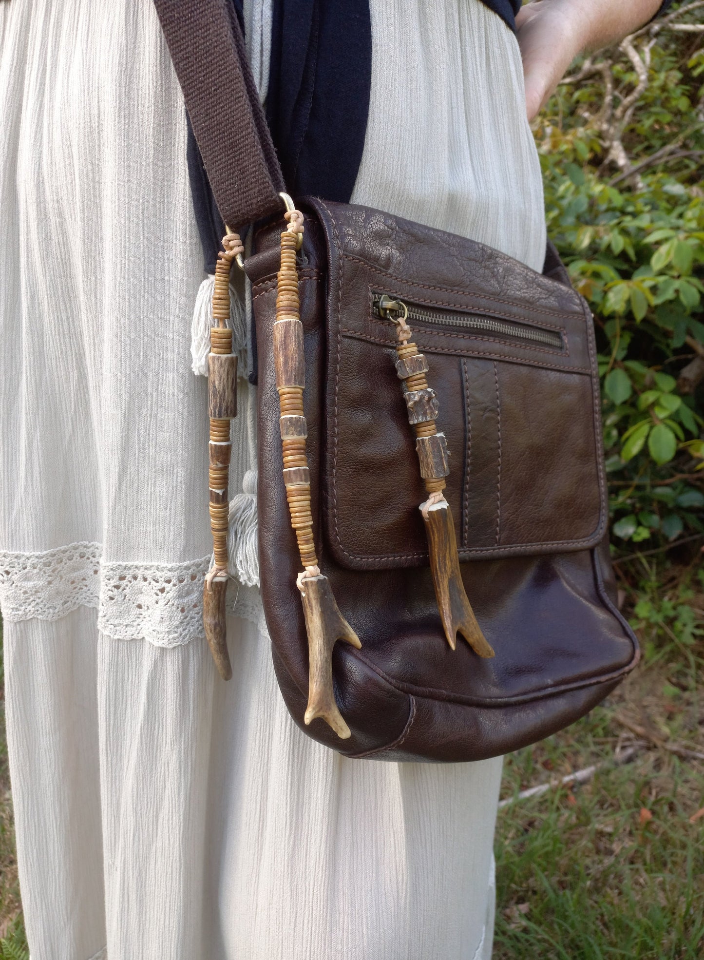 Leather Aviator Shoulder Bag with Maximum Roe Deer Antler Accessories